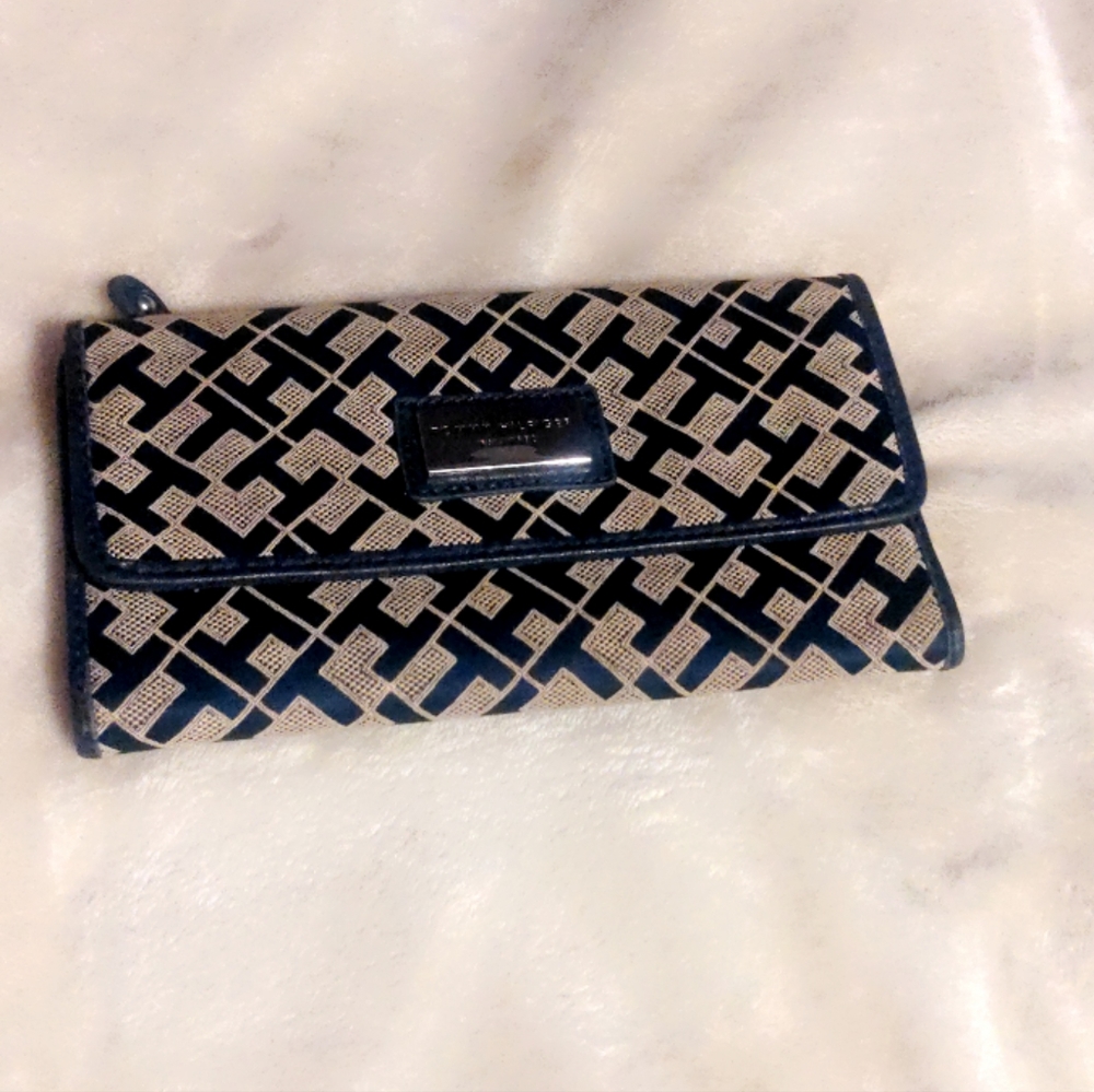 ✏️Tommy Hilfiger wallet